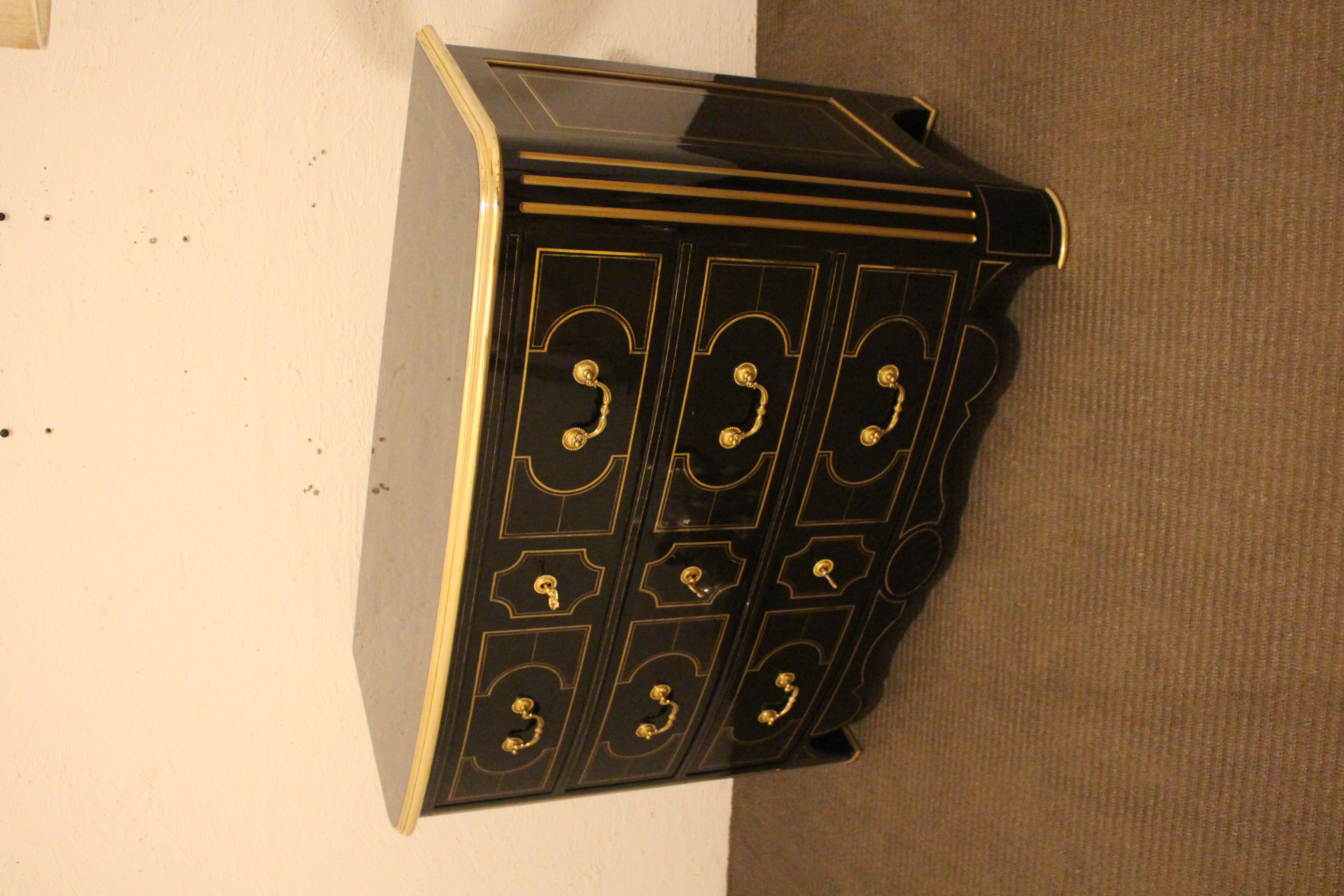 Commode régence de la maison Jansen