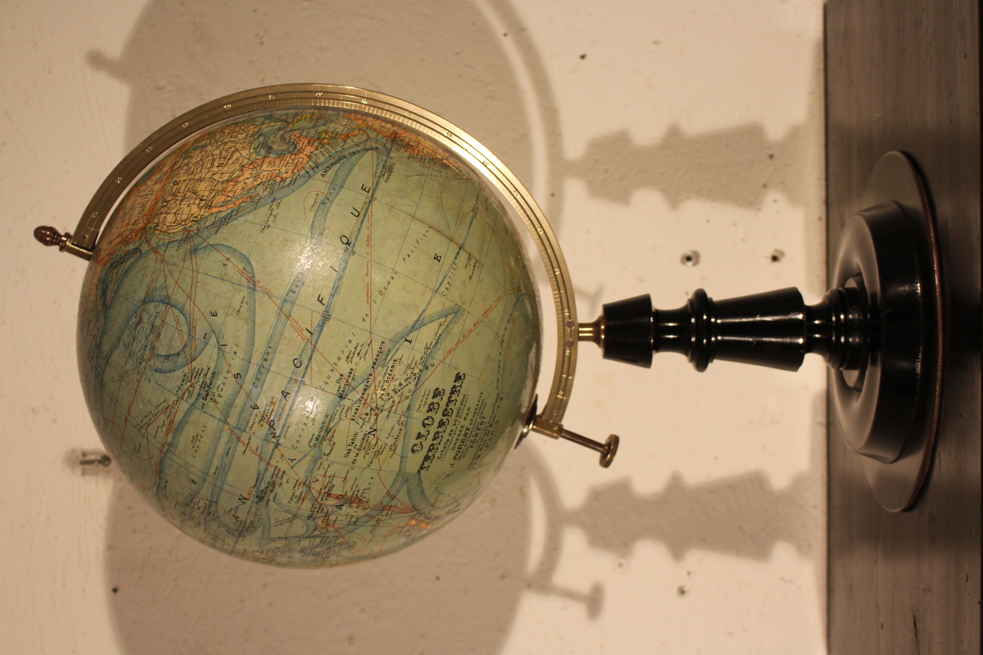 Globe terrestre 19e siècle